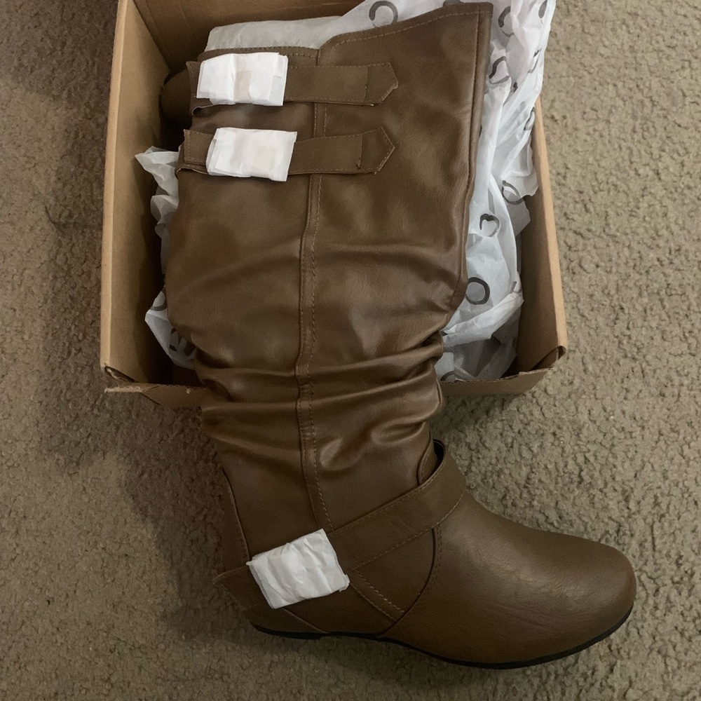 Journee Collection Women’s Tiffany Wide Calf Slouch Riding Boots.  Size 7